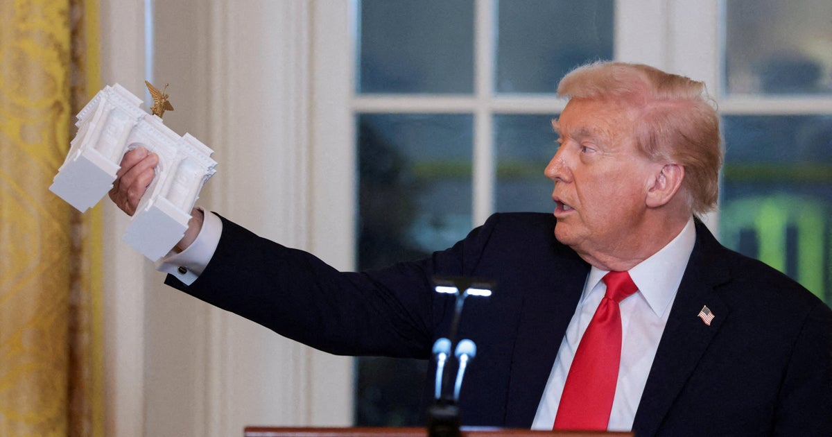 Arc de Trump? President shows off model of Independence Arch, says “it’s going to be really beautiful”