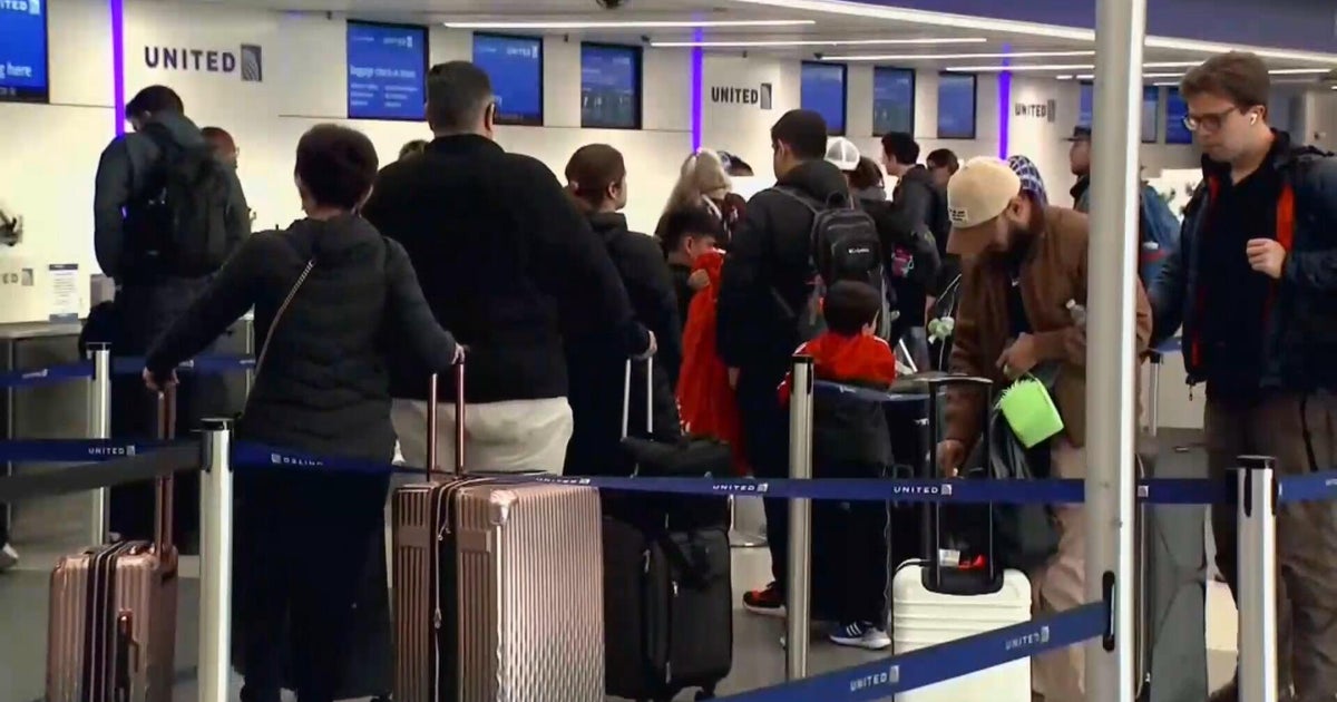 The 2025 holiday season could break travel records again. Here’s when to book your plans.