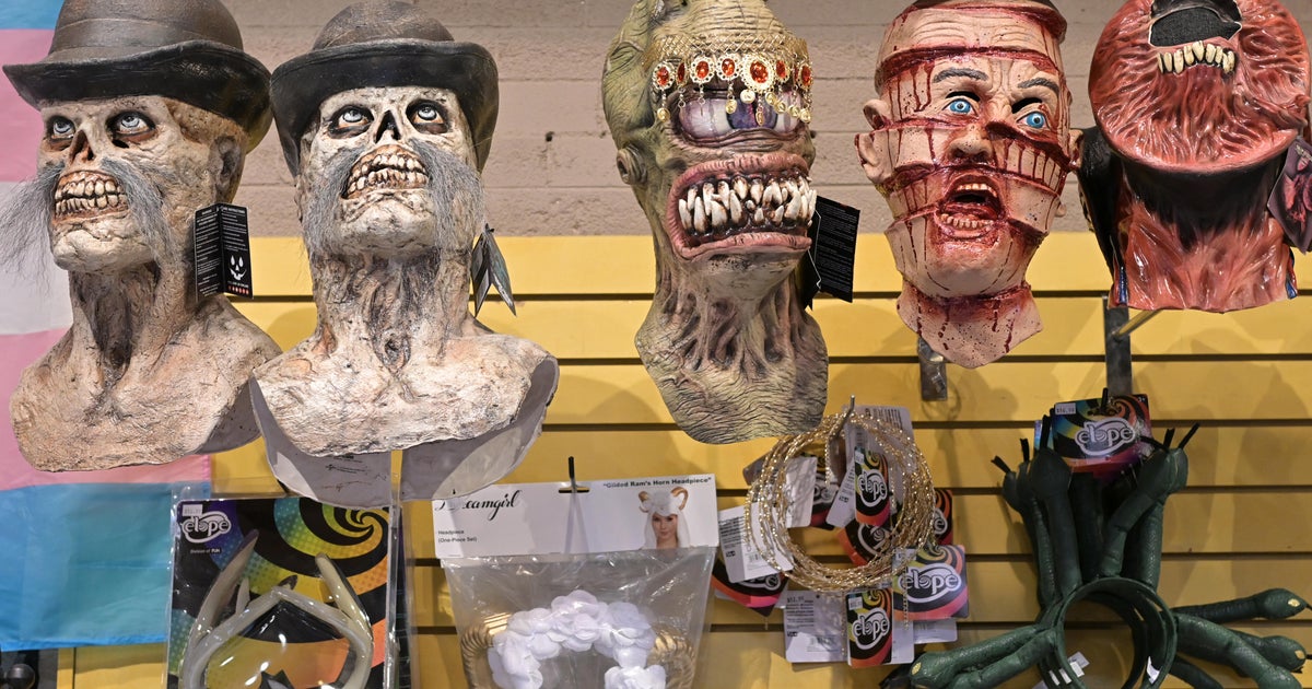 Here’s how much U.S. consumers expect to spend for Halloween this year