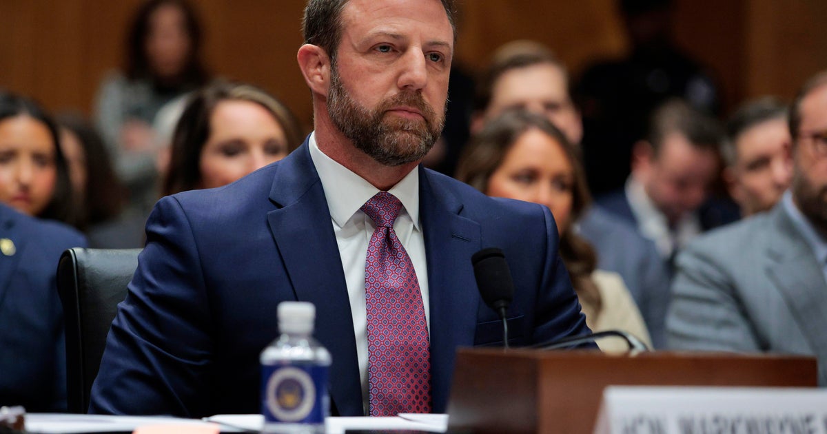 Sen. Markwayne Mullin says he regrets calling Alex Pretti a “deranged individual” at Senate hearing