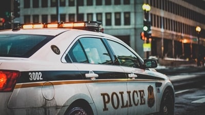 Queens woman, 19, killed in a garbage truck accident. (Unsplash)