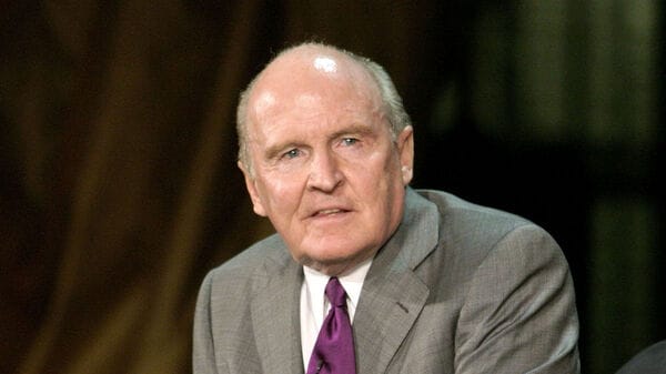 Former Chairman and CEO of General Electric, Jack Welch, delivers a speech on leadership during the World Business Forum at Radio City Music Hall Monday, May 10, 2004 in New York. Photographer: Adam Rountree/Bloomberg News. (Files)