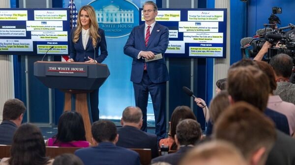 Kelly Loeffler, administrator of the US Small Business Administration (SBA), left, and Scott Bessent, US treasury secretary, during a news conference in the James S. Brady Press Briefing Room of the White House in Washington, DC, US, on Wednesday, April 15, 2026. Americans rushing to meet Wednesday’s tax filing deadline are getting bigger refunds on average thanks to President Donald Trump’s tax law, though the savings are falling short of his promises and many say they haven’t noticed a difference. Photographer: Shawn Thew/EPA/Bloomberg
