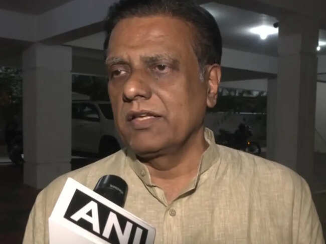 BJP's NV Subhash slams Rahul Gandhi for constantly accusing PM Modi for 'name and fame' during election campaigns