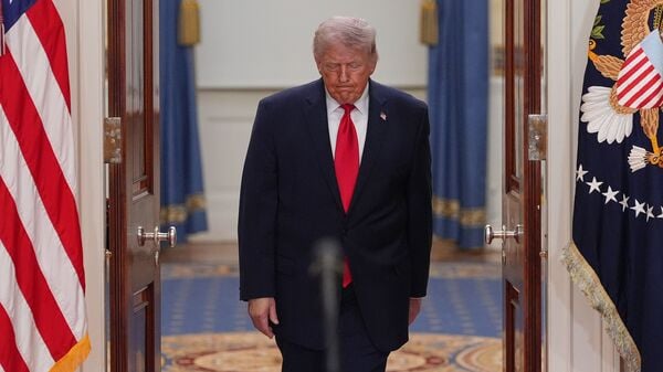 US-Iran war LIVE: US President Donald Trump arrives to speak about the Iran war from the Cross Hall of the White House on Wednesday, April 1, 2026, in Washington. (AP Photo/Alex Brandon, Pool)