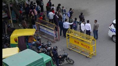 In cities such as Delhi, jams caused by VIP movement or other such actions result in an average waste of 46,000 litres of fuel. A half-hour jam in Delhi can lead to a phenomenal waste of a hundred thousand man-hours of work. (Raj K Raj /HT Photo)