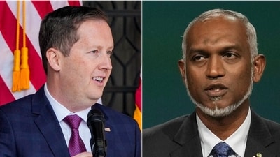 Maldives President Mohamed Muizzu (R) and US Ambassador to India Sergio Gor (L).