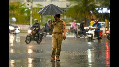 The police system in the country is in bad shape. It is the toughest and the most thankless of all jobs in the country. (Sunil Ghosh/HT Photo)