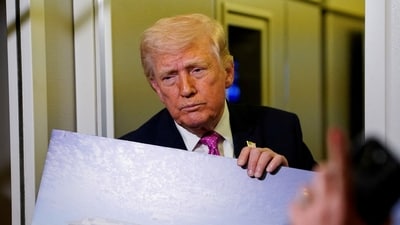 Dems question Trump's mental acuity after Iran post amid 25th Amendment calls (REUTERS/Elizabeth Frantz/File Photo) (REUTERS)