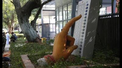 Without credible institutions, rules lose force and contracts lose meaning. If one looks around in India and globally today, there is a growing sense that what we once accepted about institutions has been eroding and not without reason. (Shutterstock)