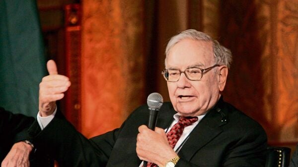 Investor Warren Buffett participates in the Treasury Conference on US Capital Markets Competitiveness at Georgetown University in Washington in this 13 March 2007 file photo.