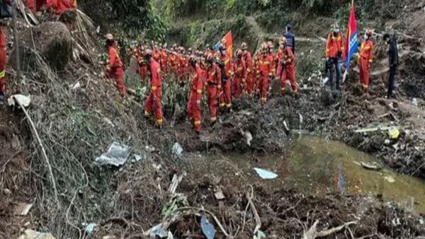 Rescuers had conducted search operations at the site of a plane crash in Tengxian County in southern China's Guangxi Zhuang Autonomous Region (Photo: AP)