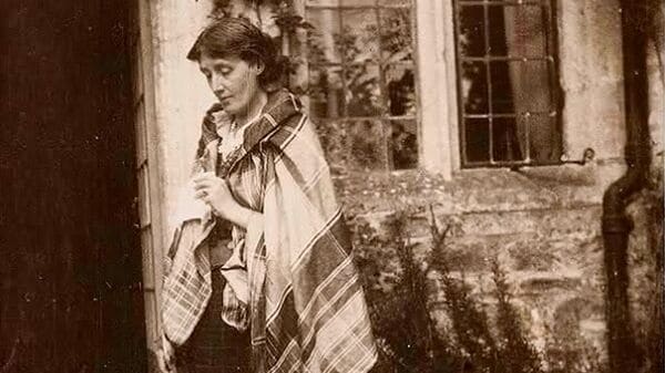 Virginia Woolf’s timeless quote explains why you do not need to rush, perform or become anyone but yourself