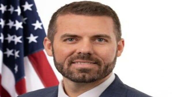 Kyle Diamantas currently supervises the FDA’s food safety, nutrition, inspections, investigations, and regulatory operations tied to human food products in the United States. (Image: https://www.fda.gov)