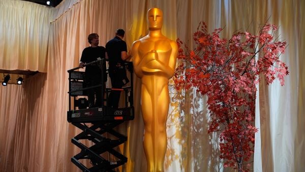 Oscars: Academy excludes AI-created acting, writing. (AP Photo/John Locher)