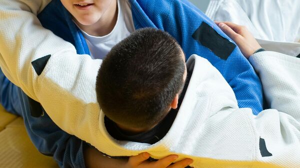 Groom vs Bride: Couples wrestle at wedding to settle who’ll do household chores; loser says, ‘Of course, I had to lose’