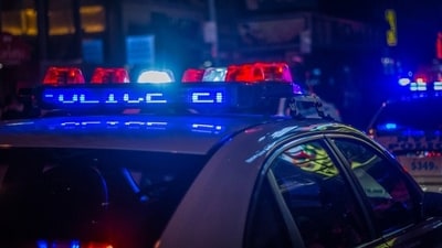 Syracuse police urge public to avoid Tyler Court area amid ongoing gunfire incident. (Unsplash)