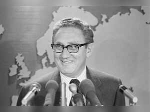 Quote of the day by Nobel laureate Henry A. Kissinger: ‘Accept everything about yourself — I mean everything. You are you and that…’ Powerful wisdom on self-acceptance in an age of comparison