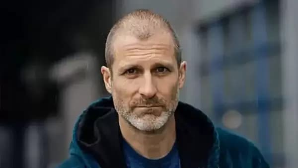 Actor Stewart McLean has been found dead.