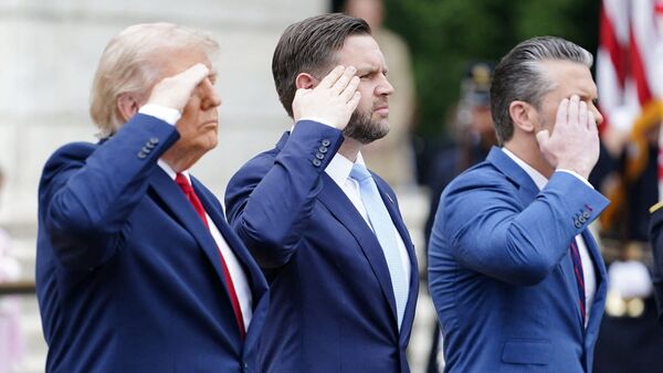 U.S. President Donald Trump, U.S. Vice President JD Vance and U.S. Secretary of Defense Pete Hegseth participate in a wreath-laying ceremony at the Tomb of the Unknown Soldier as part of a Memorial Day event at Arlington National Cemetery, Arlington, Virginia, U.S., May 25, 2026. REUTERS/Nathan Howard