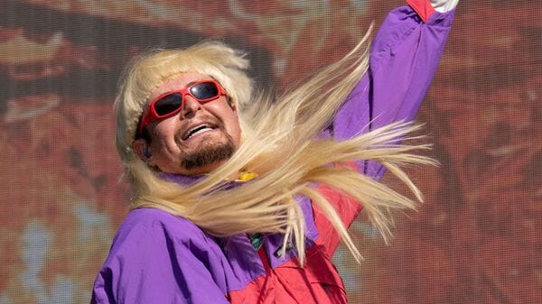 (FILES) US singer Oliver Tree died in a recent helicopter crash in Brazil. (Photo by SUZANNE CORDEIRO / AFP)