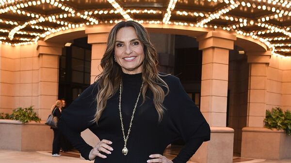 Mariska Hargitay's quote on recovery, courage and emotional strength emphasizes that wounds need time to heal.
