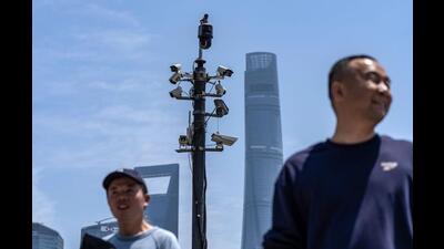 People credit the dictatorial Chinese government for its success. It’s partially true. Chinese cities are saturated with cameras every few metres. You can find monitoring stations at regular intervals, minutely observing people on the streets in real time. (Bloomberg)