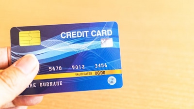 U.S. credit card debt hit $1.25 trillion, with 13% of balances overdue by 90 days, levels last seen post-2008 crisis.