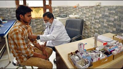 The common man also needs to understand the perils of indiscriminate testing. Doctors are, in general, well meaning. But they face intense pressure to be seen as doing something rather than simply providing reassuring advice. (HT Archive)