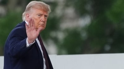 The Supreme Court confirmed birthright citizenship for individuals born in the U.S., ruling against Trump's executive order aimed at children of undocumented immigrants, (AP Photo/Jacquelyn Martin)