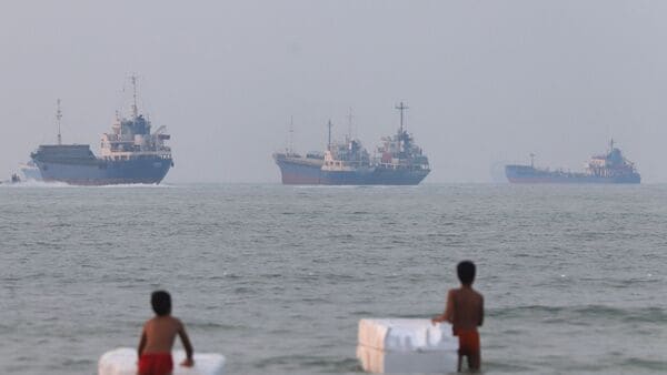 US to Enforce 20% Fee on Cargo in Hormuz Strait, Trump Claims Guardian Role