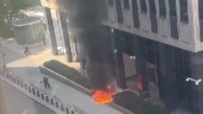 Blast near 26 Federal Plaza triggers emergency response in NYC, resulting in four minor injuries and one arrest.