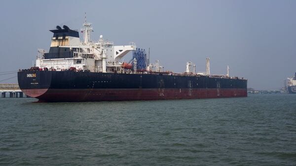 The bill allows the US to impose tariffs of up to 100% on top buyers of Russian oil (representative image)