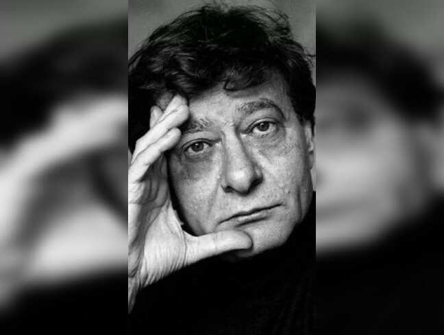 Timeless quotes by Mahmoud Darwish on life, love, and more