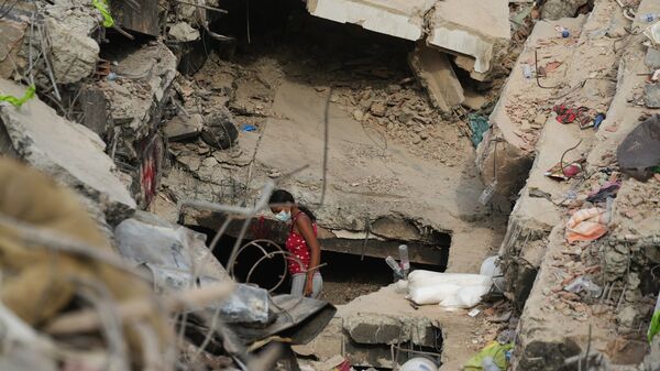 Man trapped in ruins of mall rescued alive after a week of Venezuela earthquakes (AP Photo)