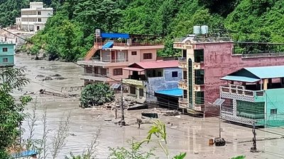 Nepal floods: U.S. citizens are advised to avoid affected areas and contact family or tour companies. (HT_PRINT)