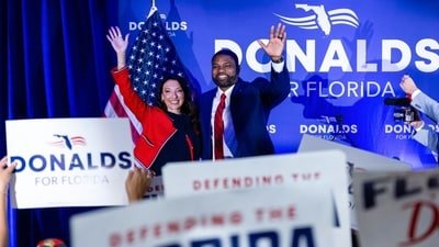 Byron Donalds and his wife Erika Donalds, during a "Get Out The Vote" rally ahead of a primary election in Boca Raton, Florida, US, on Sunday, Aug. 16, 2026. (Eva Marie Uzcategui/Bloomberg)