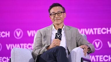 Check Joseph Tsai's net worth as Alibaba co-founder announces divorce with wife Clara Wu after 30 years of marriage (Photo: Benjamin Girette/Bloomberg