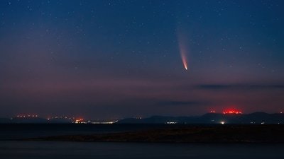 Representational image showing Perseid meteor shower. (Unsplash)
