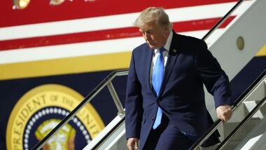 President Donald Trump arrives on Air Force One at Harry Reid International Airport in Las Vegas, Tuesday, Aug. 4, 2026. (AP Photo/Mark Schiefelbein)