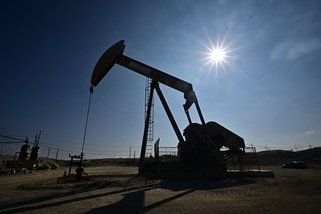 US-Iran war news LIVE: Oil continues to extend gains as Iran attacks targets in Hormuz