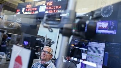 The S&P 500 CAPE ratio hit 40 for only the second time in 155 years, raising concerns about valuations, future returns and a possible market correction. (Photographer: Michael Nagle/Bloomberg) (Bloomberg)