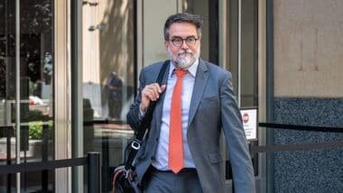 Former Meta engineer Arturo Bejar leaves the Ronald V. Dellums Federal Building & United States Courthouse as Meta is on trial over social media addiction in Oakland, California, on August 19, 2026. A coalition of US states will seek around $200 billion in damages against Meta, which they accuse of intentionally designing Facebook and Instagram to be addictive for children, in a landmark trial. (Photo by Karl Mondon / AFP)