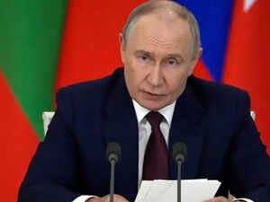 Putin sees a chance for Ukraine peace talks, with India offering support.